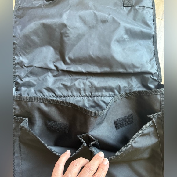 Vintage Gap 90-00s OLD multi-pocket messenger bag Black In Color - Picture 8 of 12